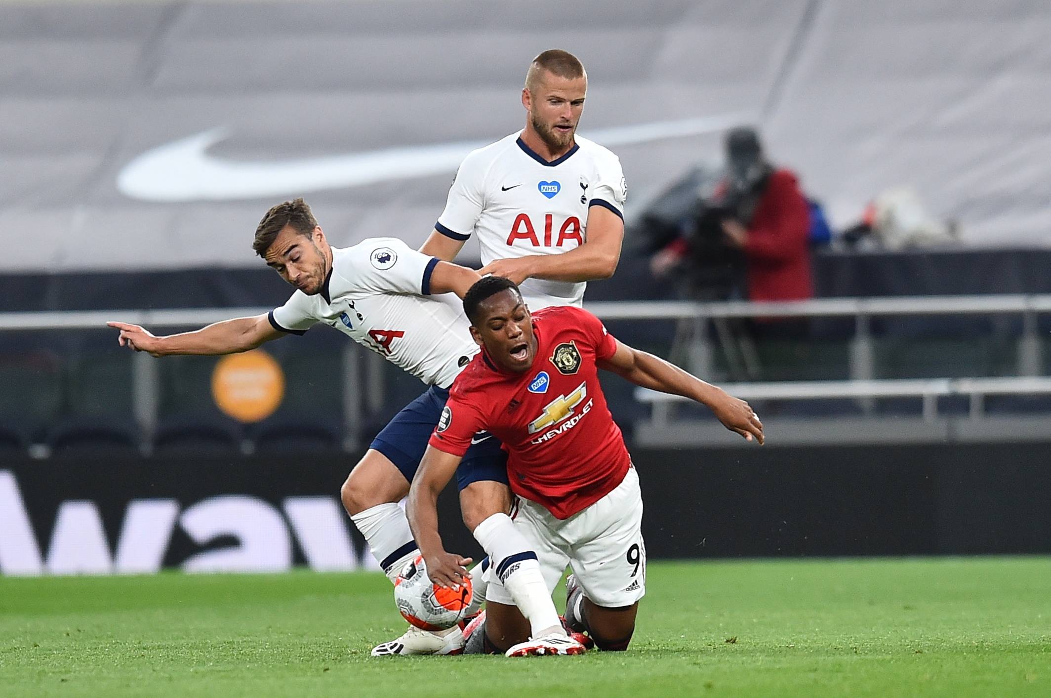 康宁汉姆半场15+7+4，超七成命中率带队领先17分