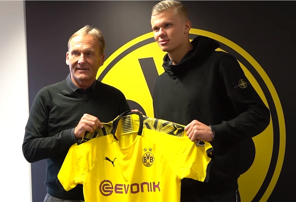 邮报：赫尔城客战斯托克城绝杀后挑衅主场球迷，引发双方冲突