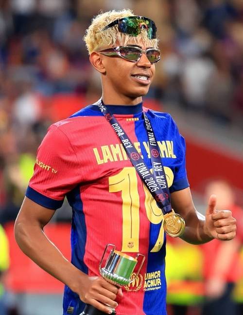 FIFA年度最佳女足教练候选：威格曼、希拉尔德斯在列