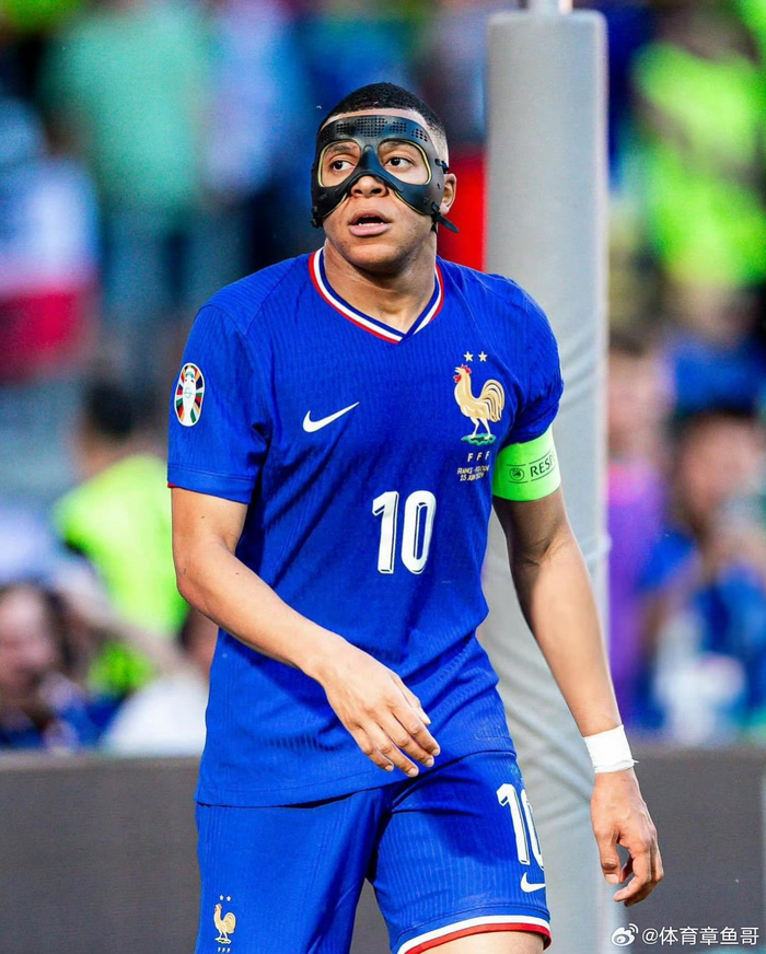 韩足晚报（2025.11.10）洪明甫如何化解最大危机