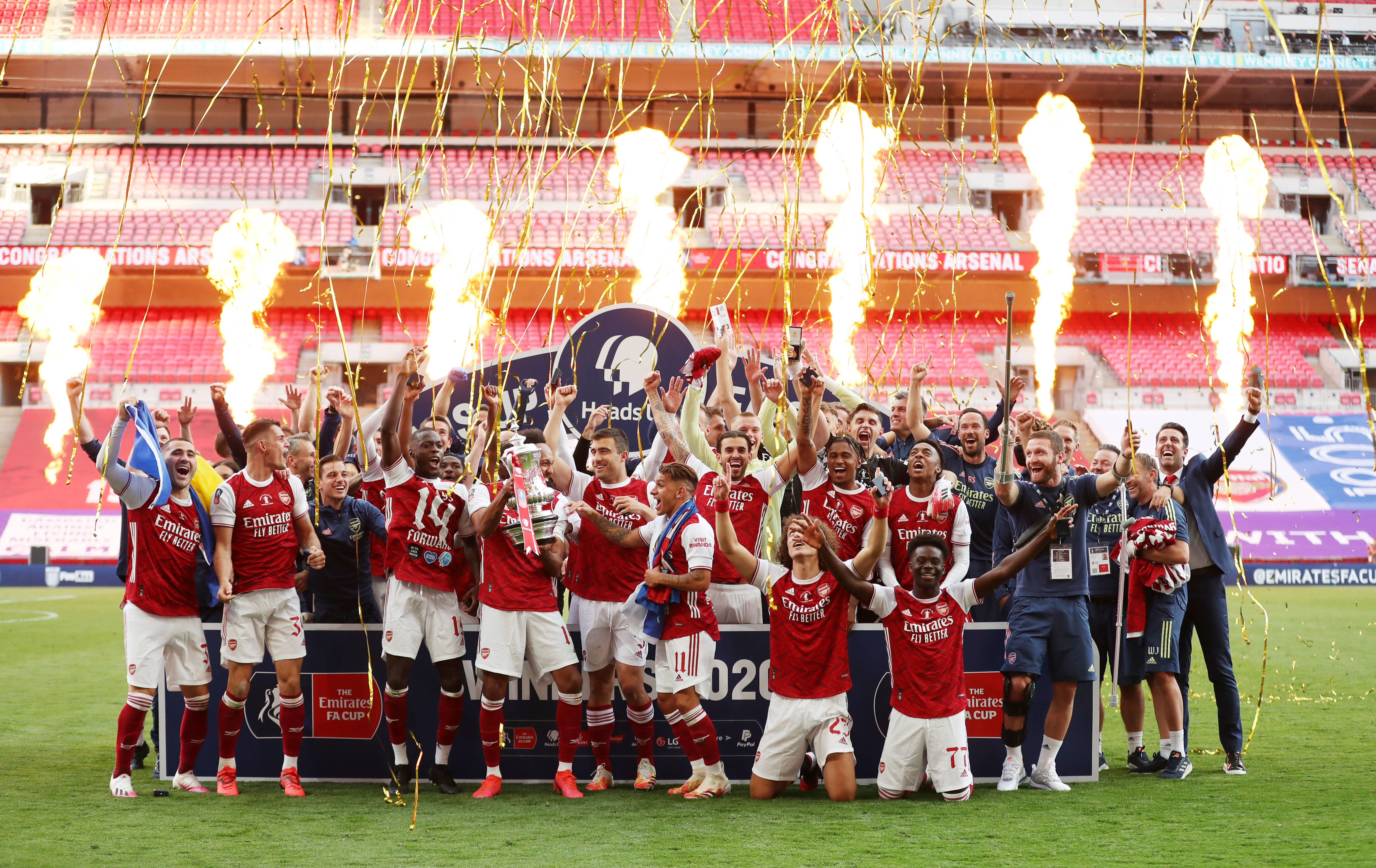 不到24岁！杰伦·约翰逊成为历史上砍下20+15+15最年轻前锋