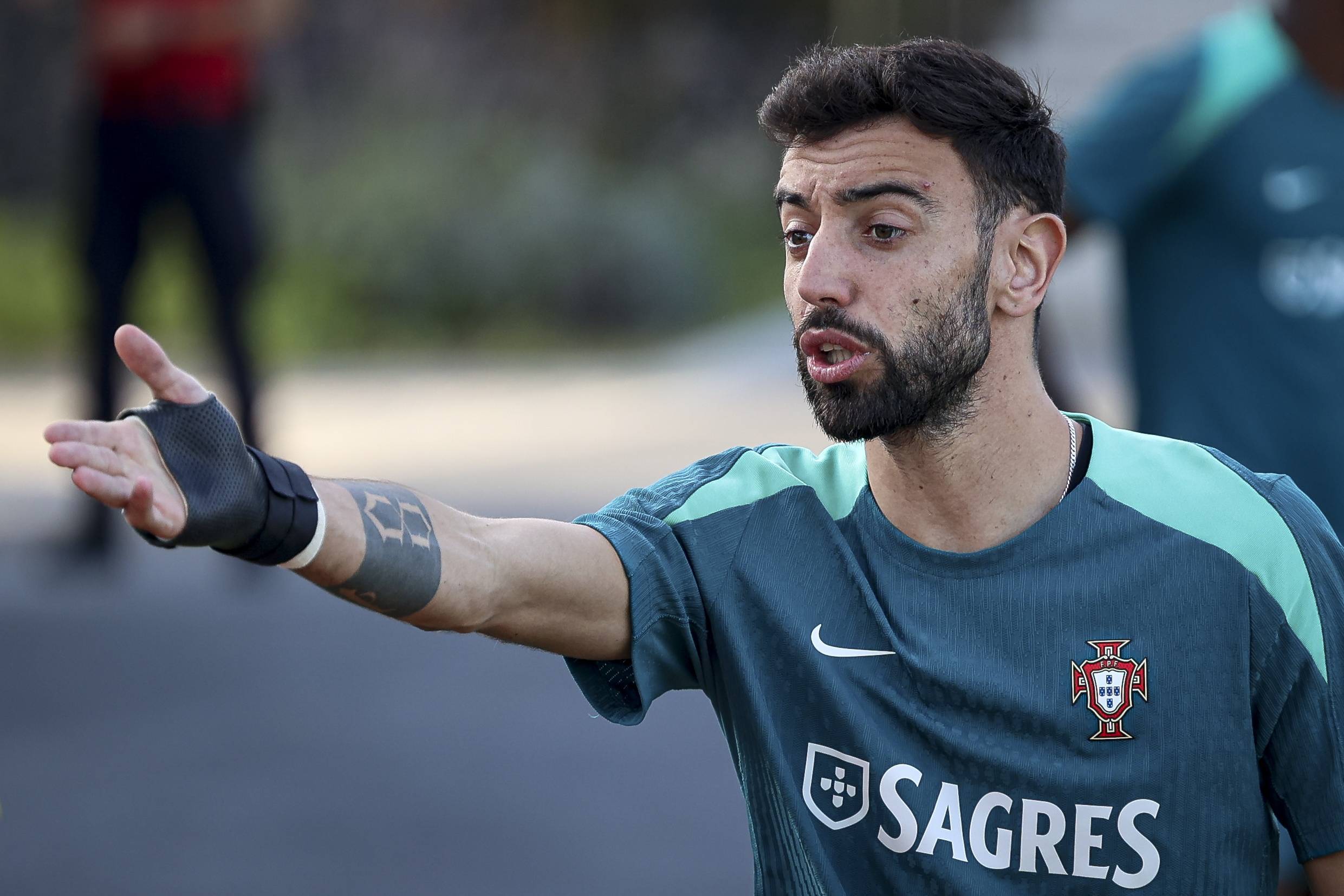 围绕着莱万与凯恩的转会传闻大家觉得拜仁会同意吗？