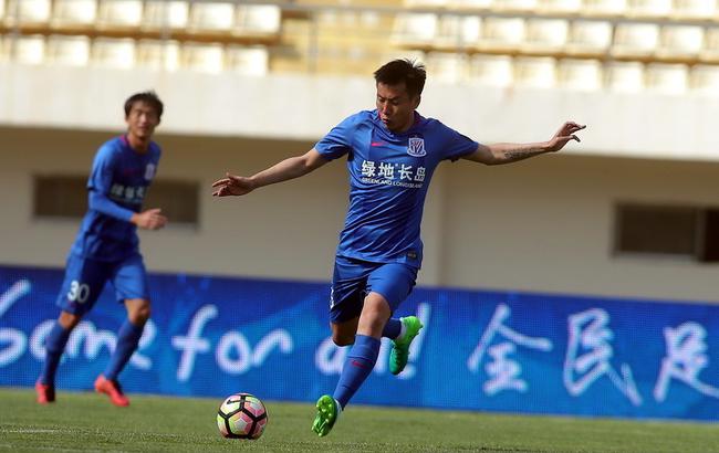 曼联狂丢21球暴露防守隐患，明夏抢免费英超铁卫！阿莫林欲签嫡系