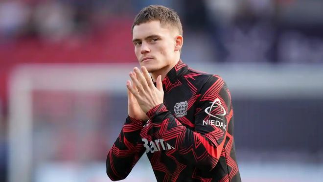 足球欧联杯精彩倒钩破门当选本周最佳进球