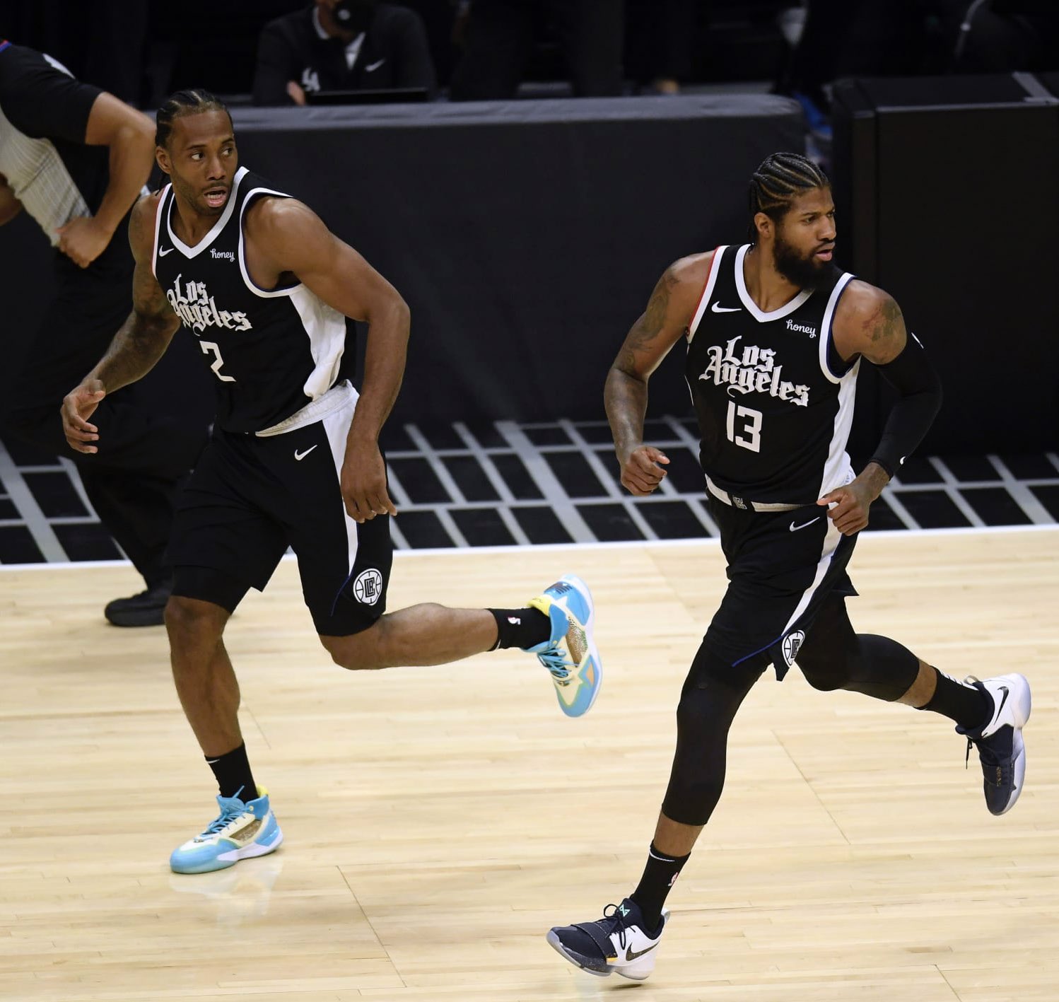 NBA：快船伦纳德全能表现助队