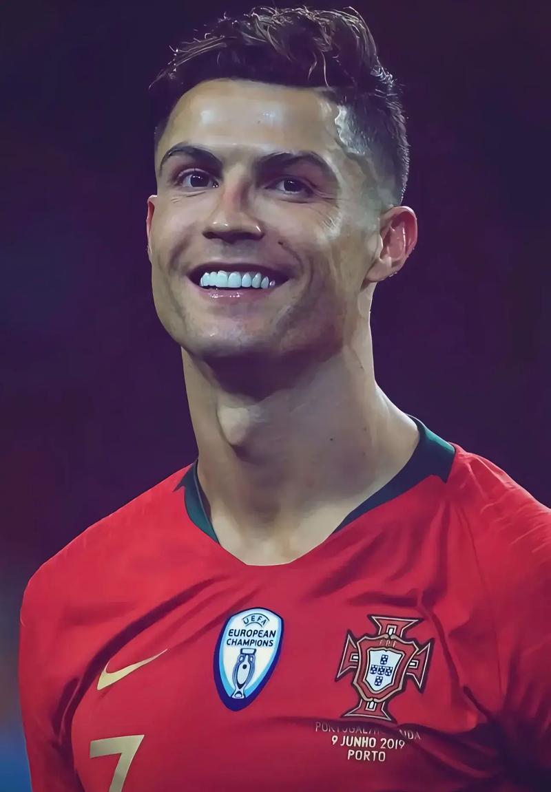 记者：道格拉斯-路易斯不愿加盟费内巴切，更愿意重返英超